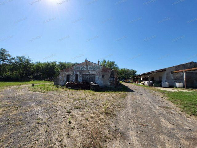 Eladó ipari ingatlan, Nyírmadán 150 M Ft / költözzbe.hu