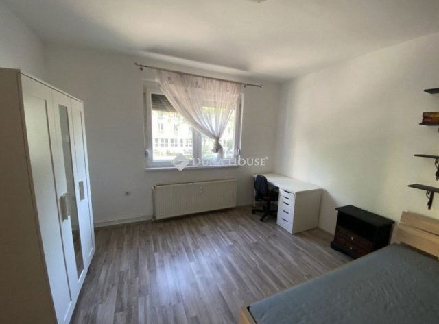 Eladó téglalakás, Pécsett, Endre utcában 42 M Ft, 2 szobás