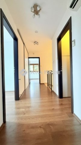 Eladó családi ház, Szentendrén 164.9 M Ft, 4 szobás