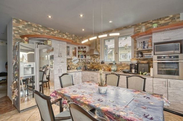 Eladó ikerház, Gyálon 109 M Ft, 6 szobás / költözzbe.hu