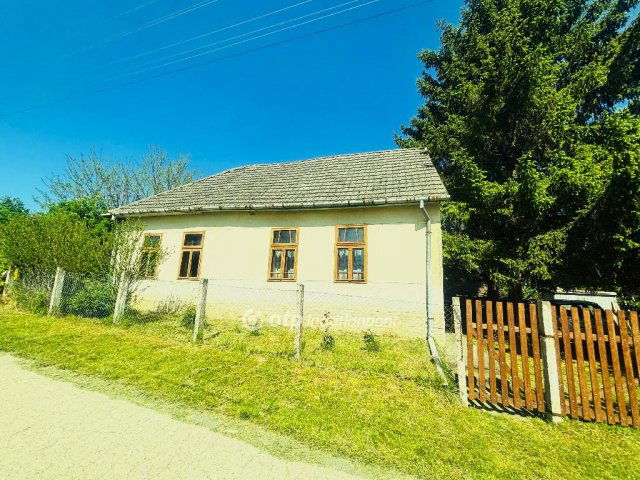 Eladó családi ház, Törökkoppányon 20.9 M Ft, 2 szobás