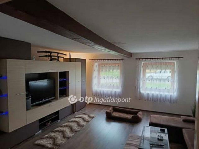 Eladó családi ház, Fegyverneken 24.99 M Ft, 1+2 szobás