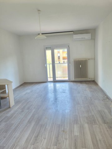 Eladó panellakás, Pécsett 52 M Ft, 2 szobás