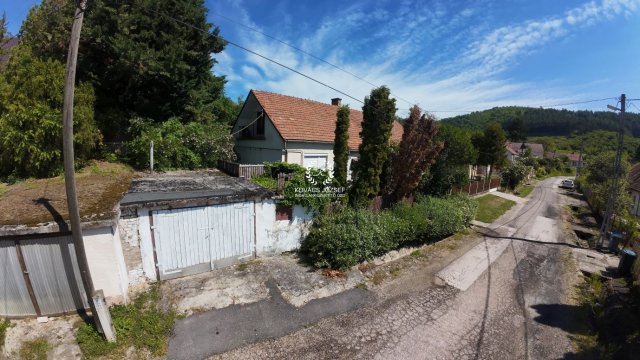 Eladó ikerház, Ózdon 4.2 M Ft, 3 szobás / költözzbe.hu