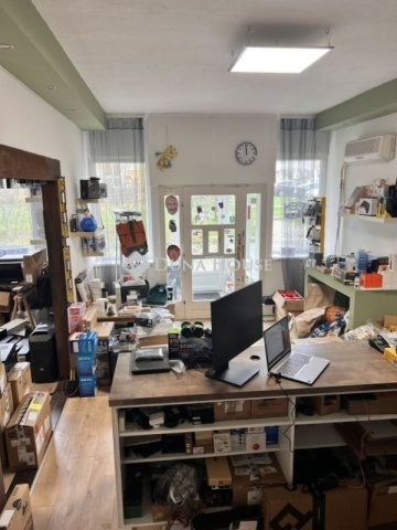 Eladó üzlethelyiség, Balatonalmádiban 150 M Ft