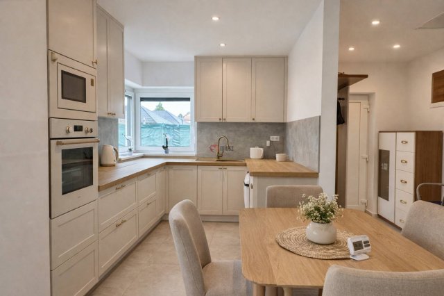 Eladó családi ház, Székesfehérvárott 89 M Ft, 4 szobás