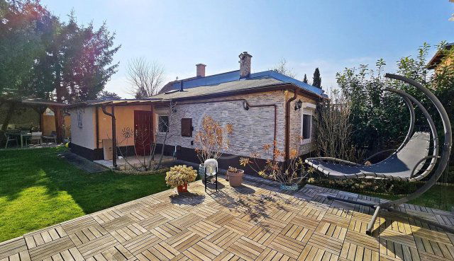 Eladó családi ház, Budapesten, XVI. kerületben 285 M Ft