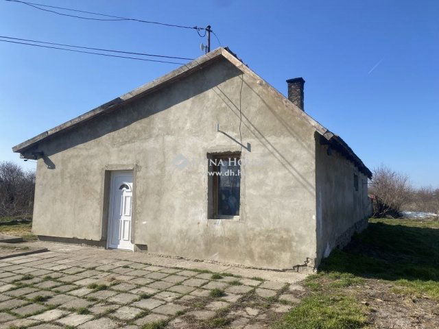 Eladó családi ház, Kislángon 21 M Ft, 4 szobás