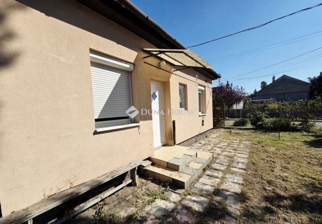 Eladó családi ház, Budapesten, XX. kerületben 61.5 M Ft