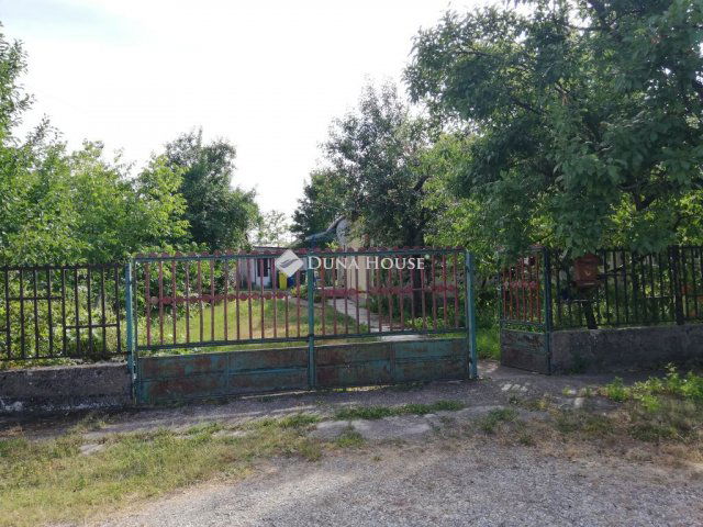 Eladó családi ház, Mezőcsáton 13.8 M Ft, 3 szobás