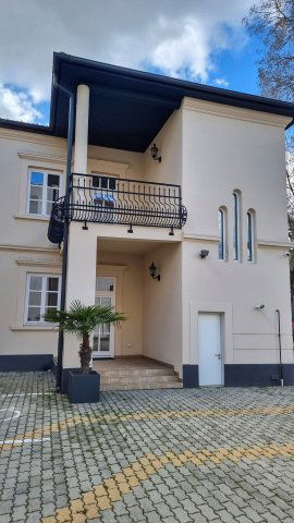 Eladó üzlethelyiség, Nyíregyházán, Dózsa György utcában