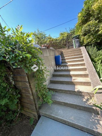 Eladó családi ház, Budapesten, III. kerületben 70 M Ft, 2 szobás