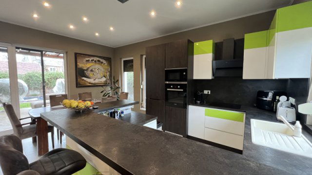 Eladó családi ház, Budapesten, XVIII. kerületben 310 M Ft