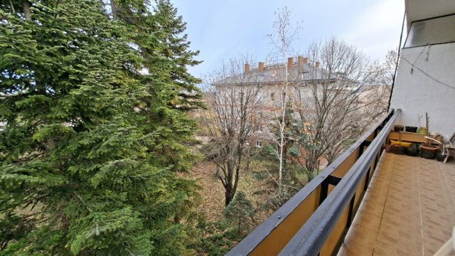 Eladó téglalakás, Balatonfüreden 62.9 M Ft, 3 szobás