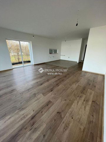 Eladó ikerház, Budapesten, XVI. kerületben 179.9 M Ft, 5 szobás