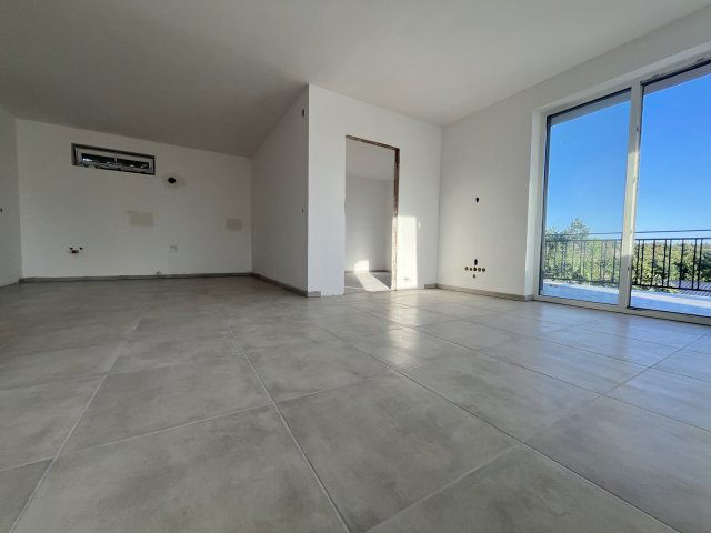 Eladó téglalakás, Szadán 79.9 M Ft, 3 szobás