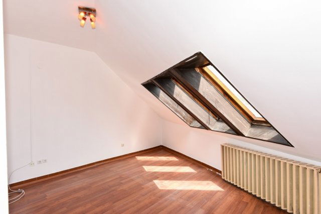 Eladó téglalakás, Veszprémben 68.9 M Ft, 2+1 szobás