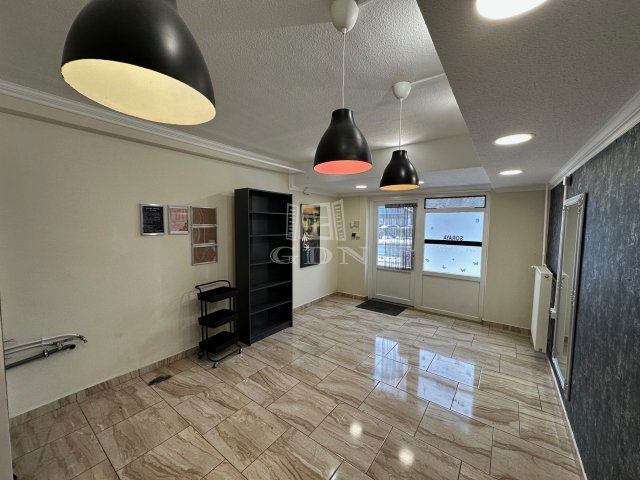 Kiadó üzlethelyiség, Vácon 80 E Ft / hó / költözzbe.hu