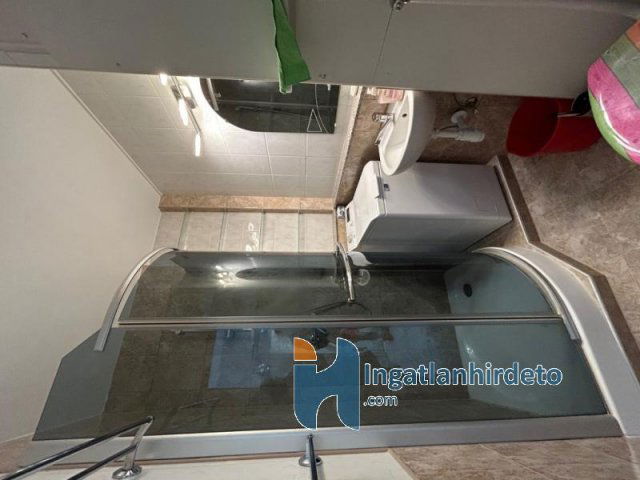 Kiadó panellakás, albérlet, Debrecenben 180 E Ft / hó