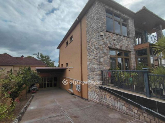 Eladó családi ház, Gödöllőn 350 M Ft, 4 szobás