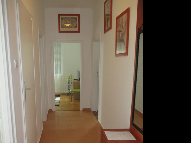 Kiadó téglalakás, albérlet, Pécsett 160 E Ft / hó, 2 szobás