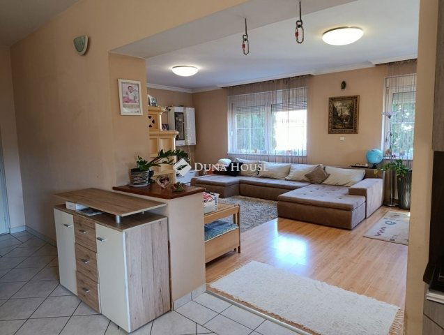 Eladó családi ház, Veresegyházon 150 M Ft, 5 szobás