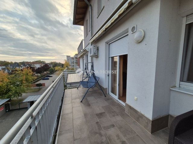 Eladó téglalakás, Siófokon 69.6 M Ft, 1 szobás