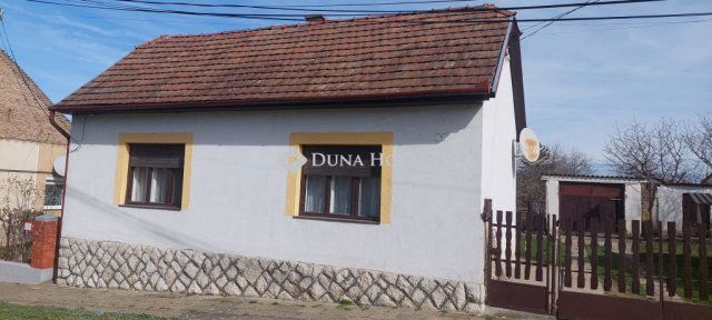 Eladó családi ház, Dombóváron 20.99 M Ft, 3 szobás