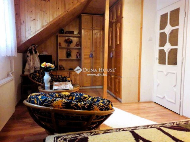 Eladó sorház, Komlón 60 M Ft, 5 szobás / költözzbe.hu