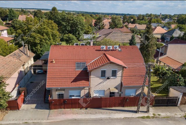 Eladó családi ház, Gyömrőn 189 M Ft, 15 szobás