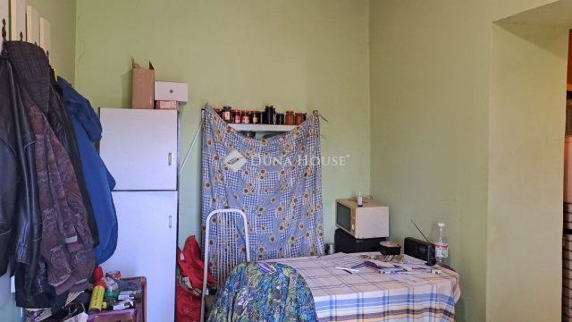 Eladó családi ház, Erken 5.3 M Ft, 1 szobás