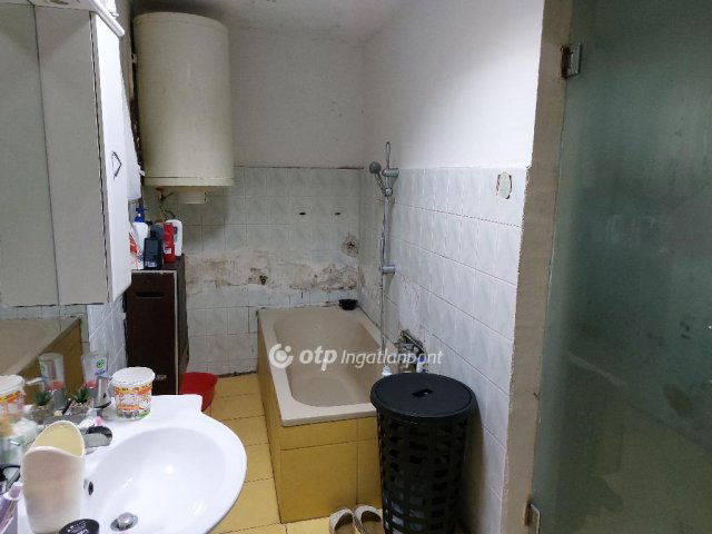 Eladó családi ház, Gödöllőn 53 M Ft, 2 szobás