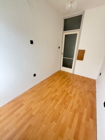 Eladó panellakás, Pakson 46.7 M Ft, 3 szobás