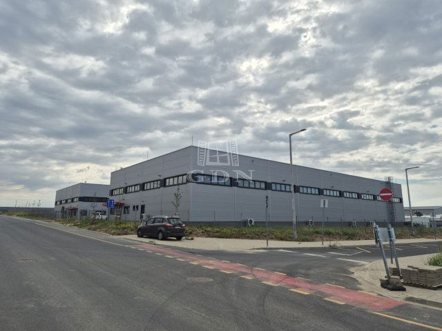 Eladó ipari ingatlan, Székesfehérvárott 440 M Ft