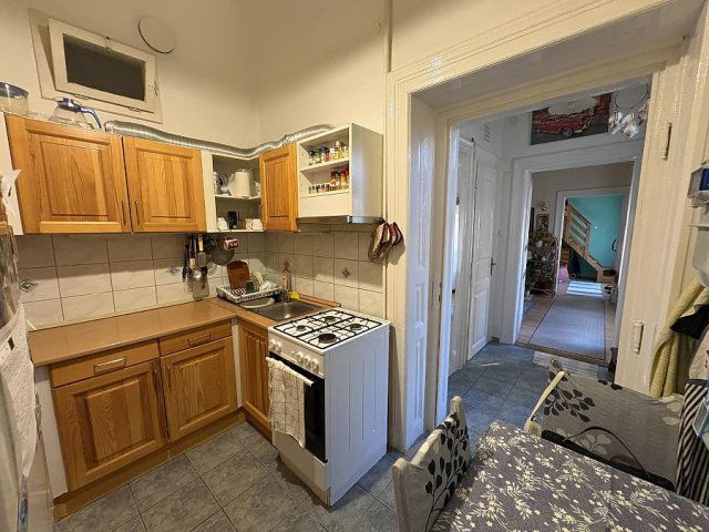 Eladó téglalakás, Budapesten, VI. kerületben 75 M Ft, 2 szobás