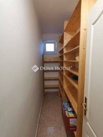 Eladó családi ház, Alsónémediben 150 M Ft, 3 szobás