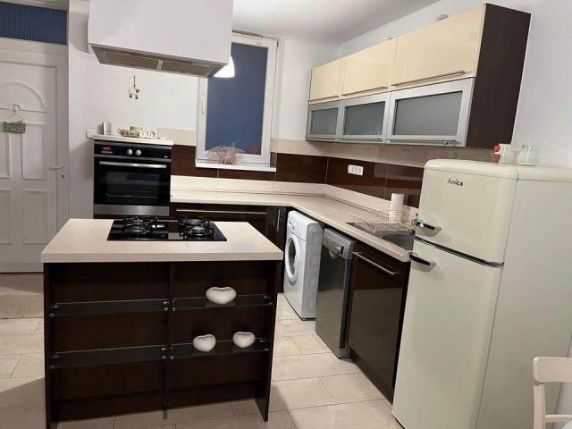 Kiadó téglalakás, albérlet, Nyíregyházán, Rákóczi úton