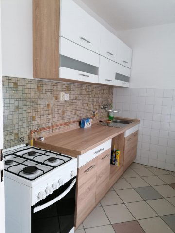 Kiadó téglalakás, albérlet, Pécsett 320 E Ft / hó, 2+1 szobás