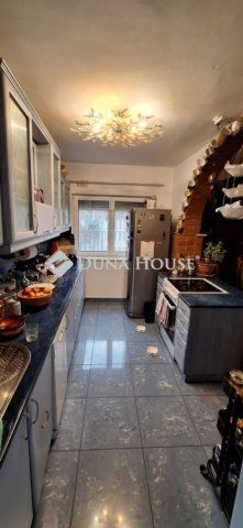 Eladó családi ház, Budaörsön 180 M Ft, 5 szobás