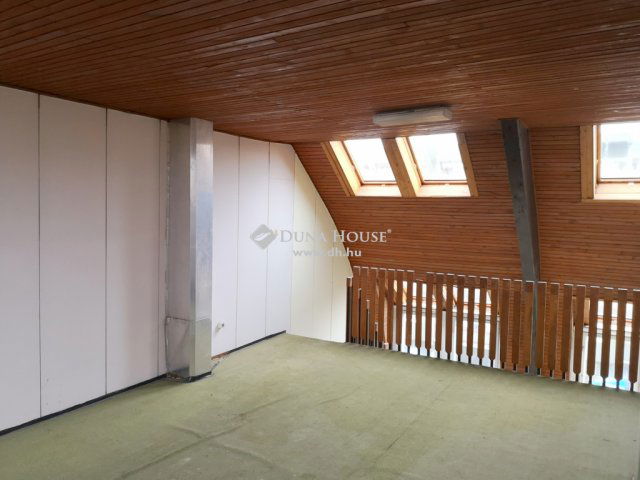 Eladó családi ház, Zalaegerszegen 295 M Ft, 24 szobás