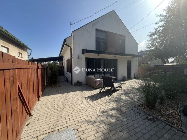 Eladó ikerház, Budapesten, XVI. kerületben 120 M Ft, 4 szobás