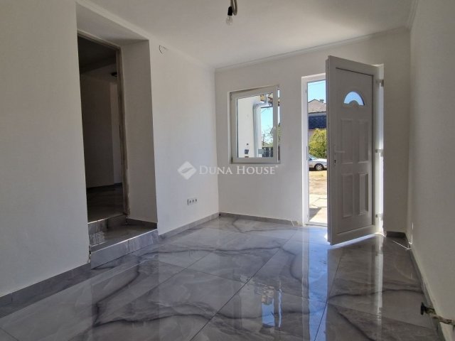 Eladó családi ház, Zsámbokon 62 M Ft, 3 szobás