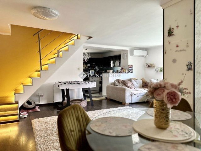 Eladó családi ház, Pécsett 149 M Ft, 6 szobás