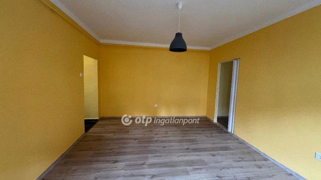 Eladó téglalakás, Egerben 52.9 M Ft, 2 szobás