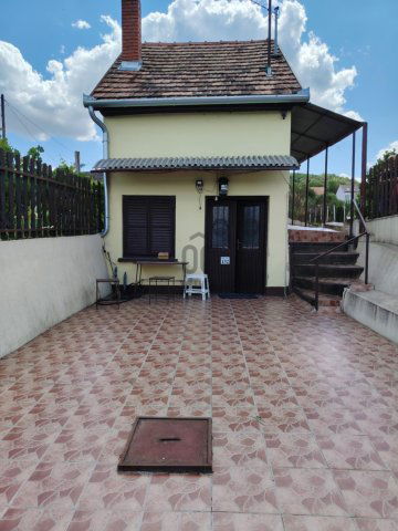 Eladó mezogazdasagi ingatlan, Szekszárdon, Bor utcában 37 M Ft
