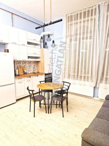 Kiadó téglalakás, albérlet, VII. kerületben, Dózsa György úton