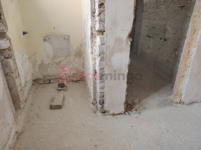 Eladó téglalakás, Pécsett 45 M Ft, 5 szobás