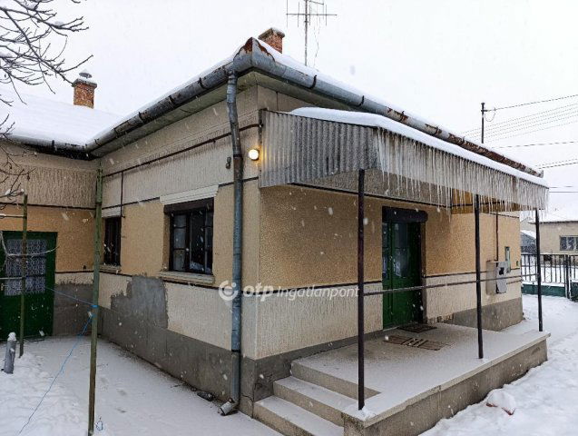 Eladó családi ház, Forráskúton 39.5 M Ft, 3 szobás