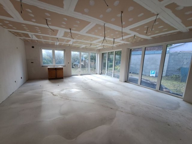 Eladó családi ház, Baján 79.9 M Ft, 3 szobás