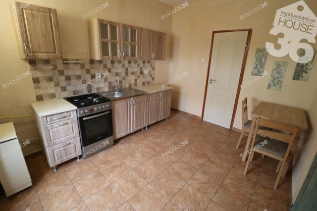 Eladó téglalakás, Kiskunfélegyházán 21.9 M Ft, 1 szobás